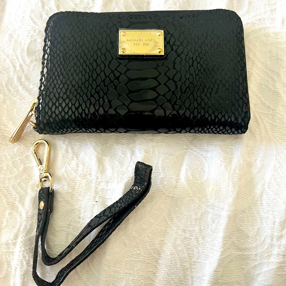 Michael Kors Essential Zip Wallet - Black